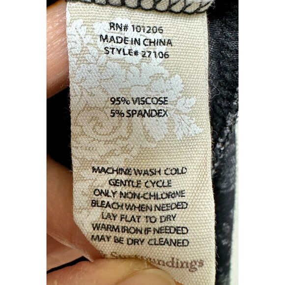 SOFT SURROUNDINGS Black/Gray Handkerchief Hem Scoop Neck Tunic, Sz M - Picture 7 of 7